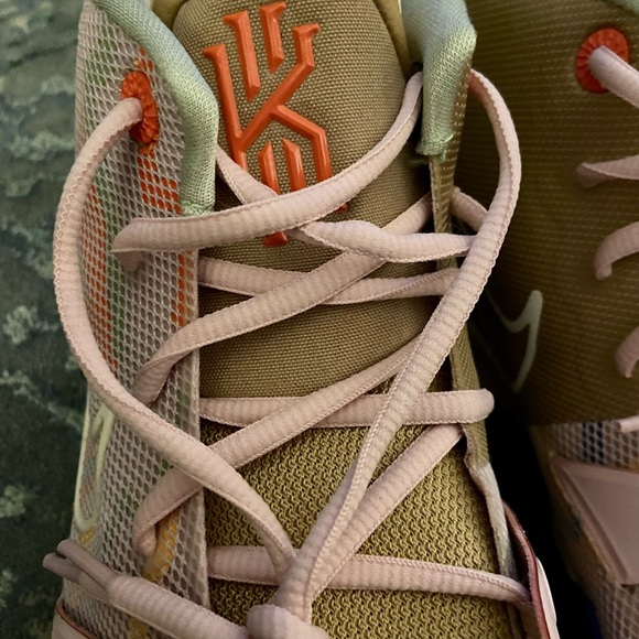 Nike Kyrie 7 “1 World 1 People” Regal Pink Sneaker NEW! Size 17 - Picture 3 of 9